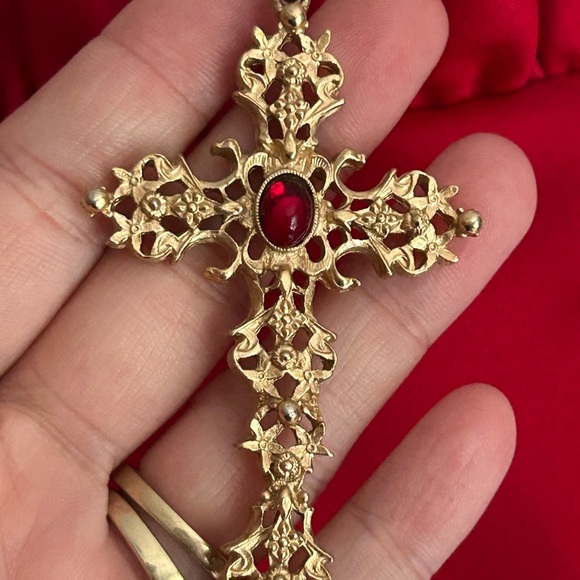 AVON Elegant Gold Cross Pendant with Red Gemstone NECKLACE ✝️ - Picture 5 of 7